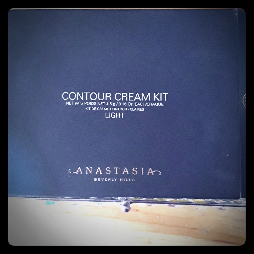 NWTAnastasia Beverly Hills contour kit i light